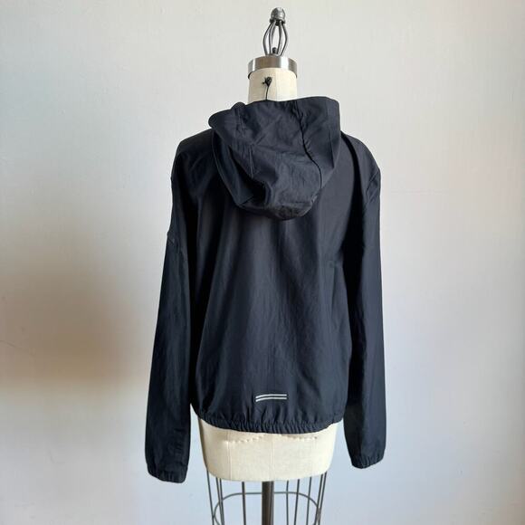 NIKE Women's UV Protection Light Hooded Running Jacket DH1990 010 N5 - Picture 3 of 9